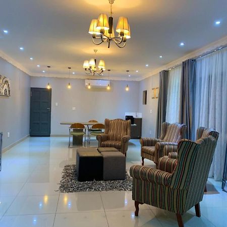 Airport Lodge Ньюкасл Экстерьер фото